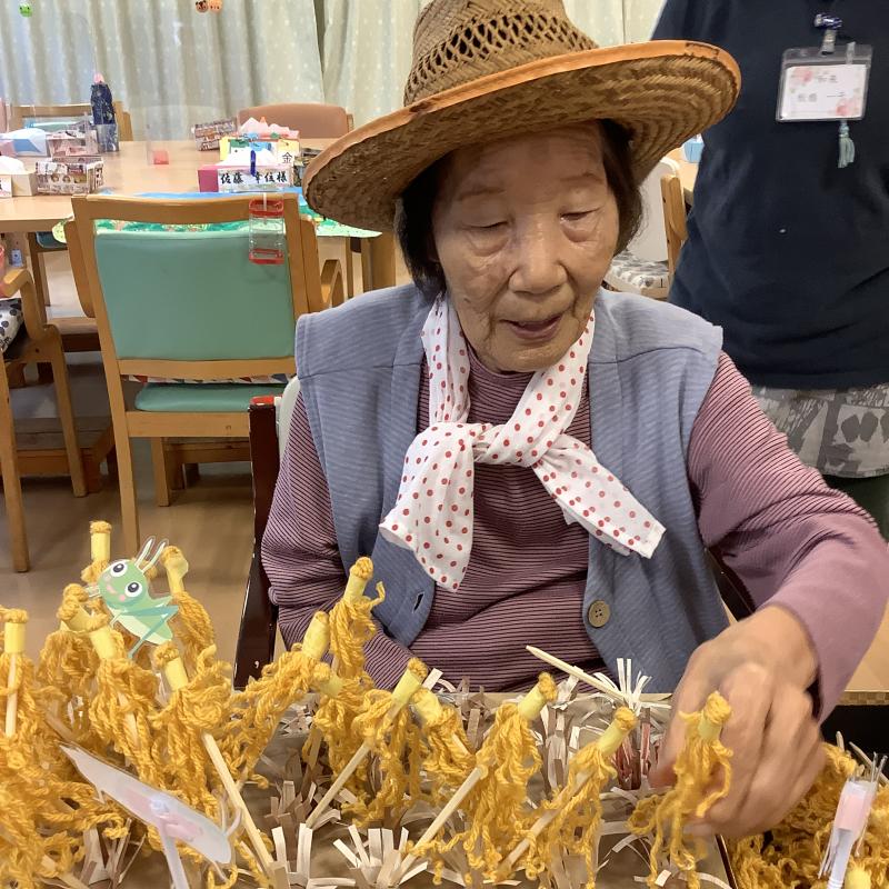 よ～く見るとイナゴがいます(笑)